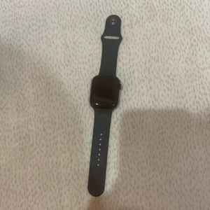 Apple Watch series 7: 45 mm never used